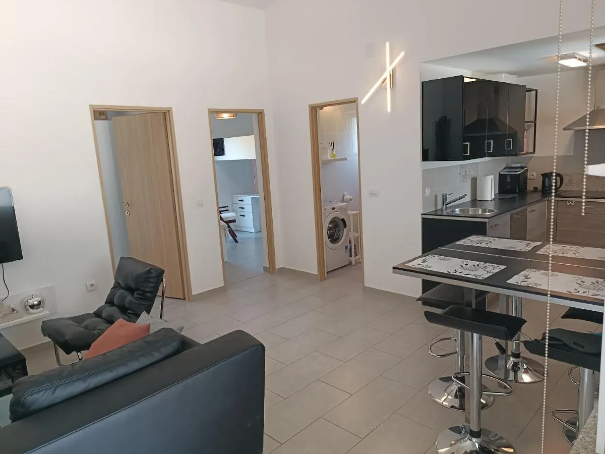 Pine Holliday House Villa Vir Holiday home