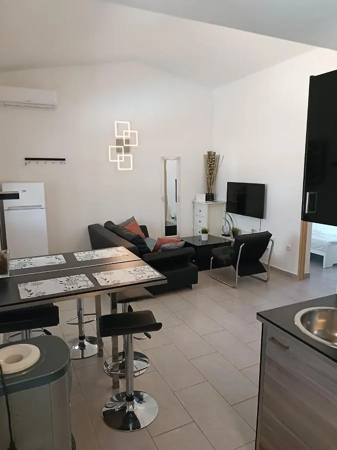 Pine Holliday House Villa Vir